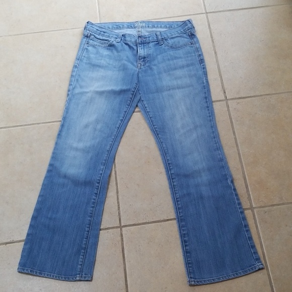 Old Navy Denim - Old Navy diva size 10 reg light wash jeans
